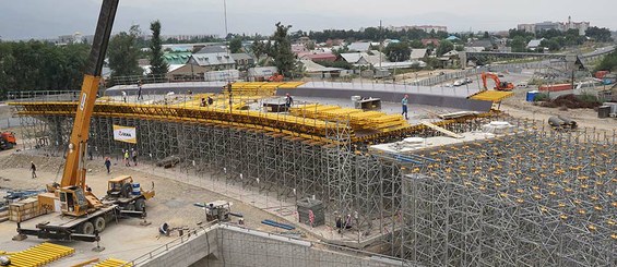 Moldaje de tablero de puente ENKOFORM HMK en cimbra cuajada