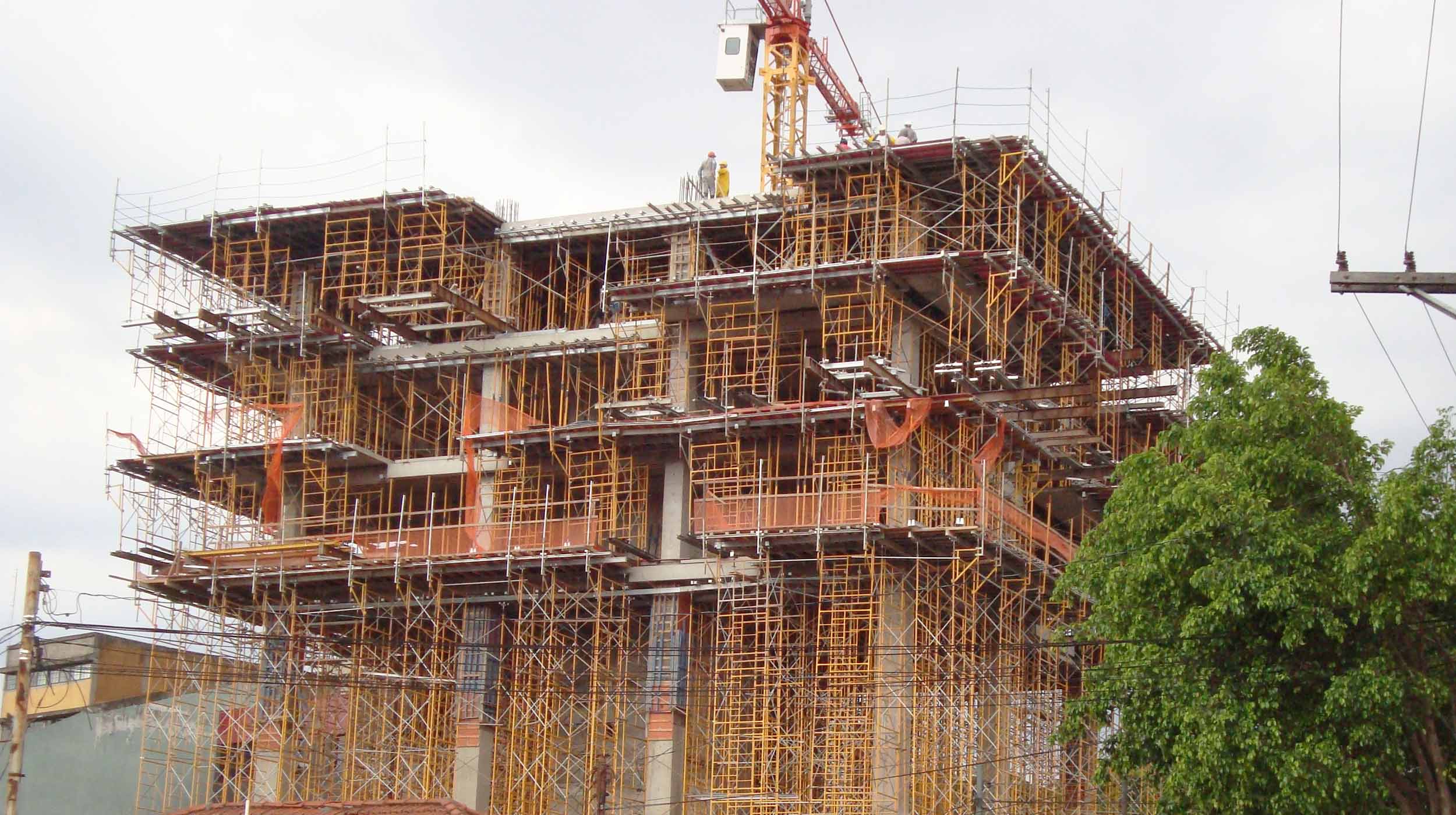 Ubicado en un exclusivo barrio histórico de Sao Paulo, este innovador edificio se diseñó en términos de máximo confort.