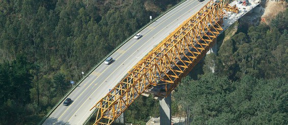 Autovía del Cantábrico A-8. Tramo Ballota-Cadavedo, España