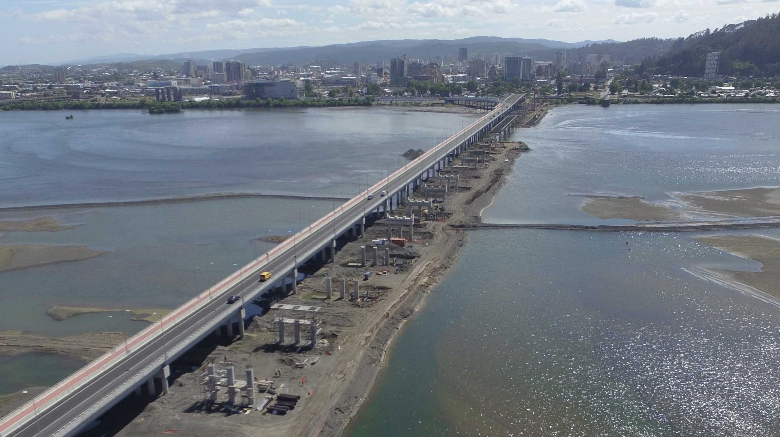 El objetivo es mejorar la conectividad entre Concepción y San Pedro de la Paz mediante el puente Bicentenario.