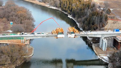 Puente Sobre el Río Grand, Ontario, Canadá