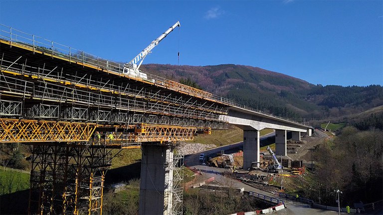 Viaducto Antzuola, España