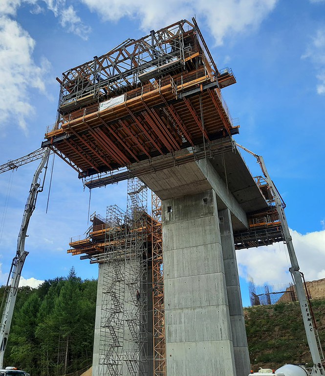 Carros en voladizo CVS, la solución constructiva en terrenos complejos