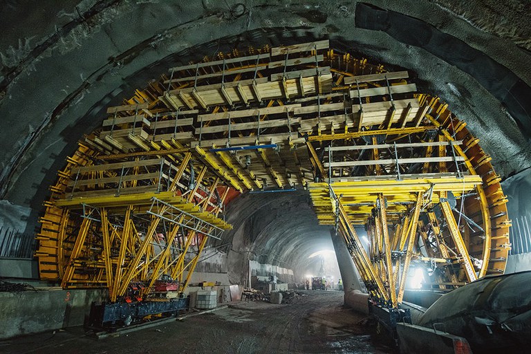 La construcción del túnel de carretera más largo de Polonia con el carro de moldaje MK