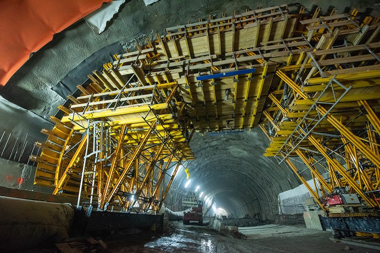 La construcción del túnel de carretera más largo de Polonia con el carro de moldaje MK