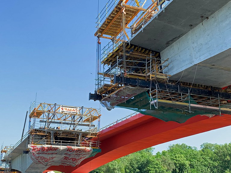 Flexibilidad y seguridad con el carro de voladizos sucesivos CVS en la construcción del Puente MS-4B de Polonia