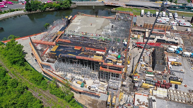 Infraestructura de estacionamiento en altura en Long Island City, Nueva York, EE. UU.