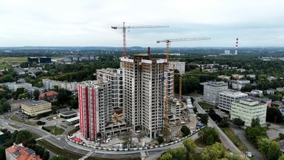 Construcción en altura en Katowice: tecnología de moldaje en rascacielos