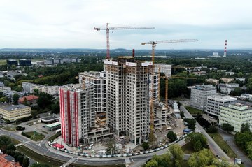Construcción en altura en Katowice: tecnología de moldaje en rascacielos