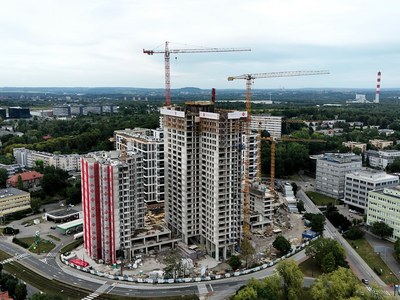 Construcción en altura en Katowice: tecnología de moldaje en rascacielos