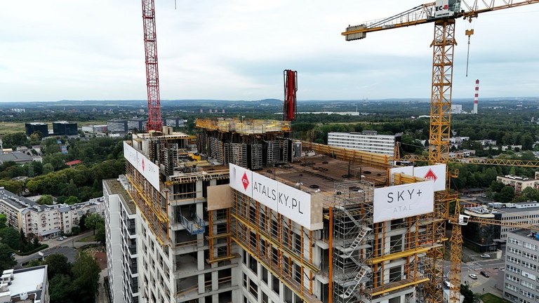 Construcción en altura en Katowice: tecnología de moldaje en rascacielos