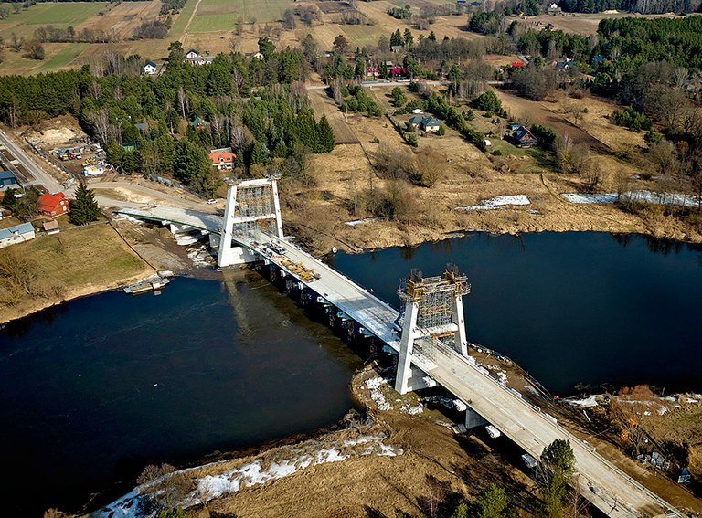 Ingeniería de moldaje y apeo para el nuevo puente sobre el río Narew