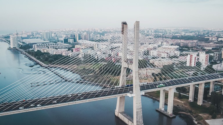 Reparación del puente atirantado Vasco da Gama, Lisboa