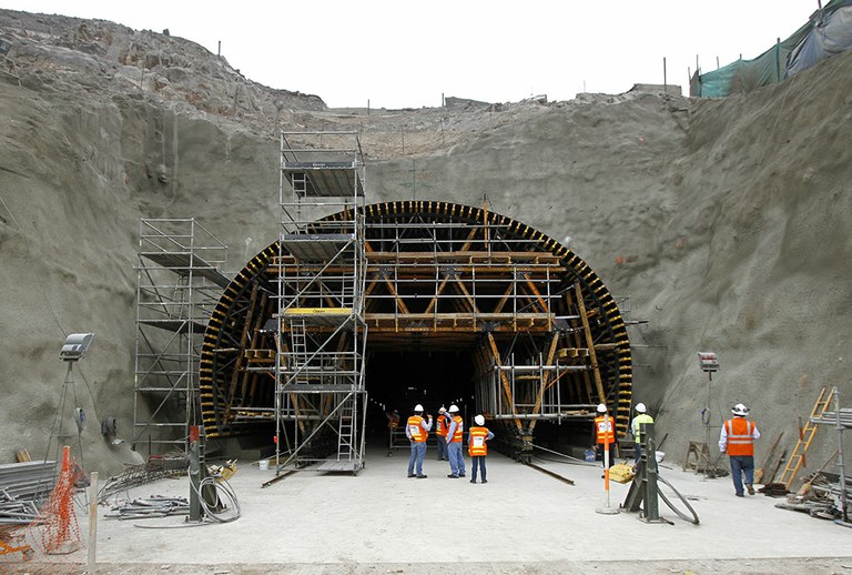 Túnel Santa Rosa II, Lima, Perú