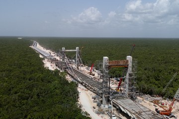 Soluciones de ingeniería en el primer tren ferroviario atirantado de México