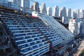 Soluciones especiales de encofrado, cimbra y andamio en la edificación de playa Cochoa