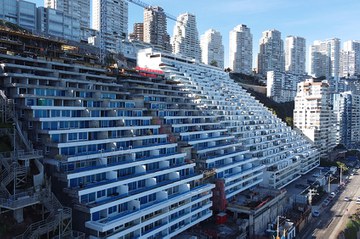 Soluciones especiales de encofrado, cimbra y andamio en la edificación de playa Cochoa