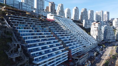 Soluciones especiales de encofrado, cimbra y andamio en la edificación de playa Cochoa