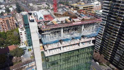 Soluciones seguras y productivas de ULMA para el edificio semi-colgado Gertrudis Echenique