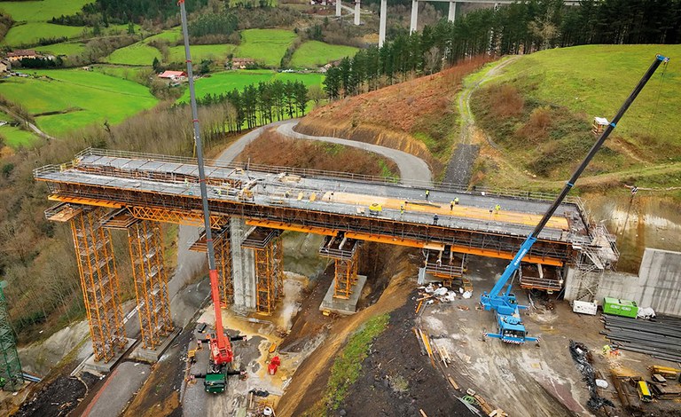 Reutilización del material al máximo y reducción del plazo de ejecución en el viaducto de Zumelegi